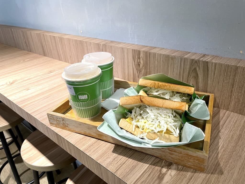 【台北內湖區】Kiwes Toast&Coffee內湖店｜韓式口味的板煎土司，配上香濃咖啡，就是最完美的早餐組合